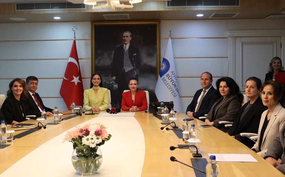 Sıcak asfalt ve Çevre Dostu Çiftçi Kart Projesi protokolü imzalandı