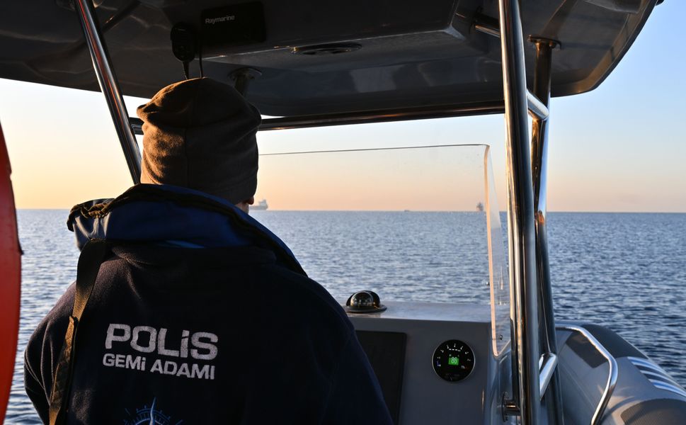 Deniz polisinden Konyaaltı'nda SUP board denetimi