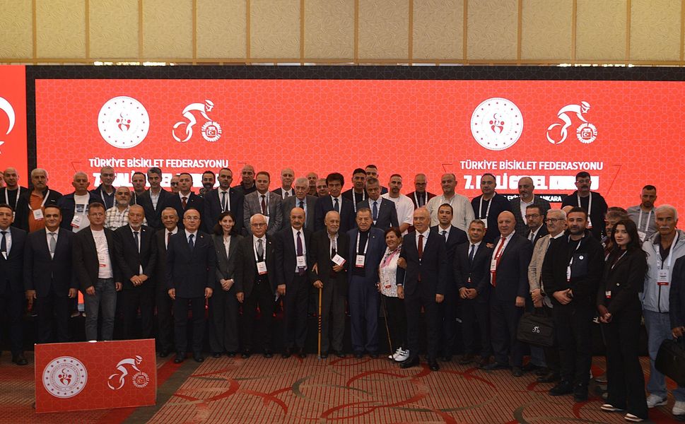 Türkiye Bisiklet Federasyonu yönetimi güven tazeledi