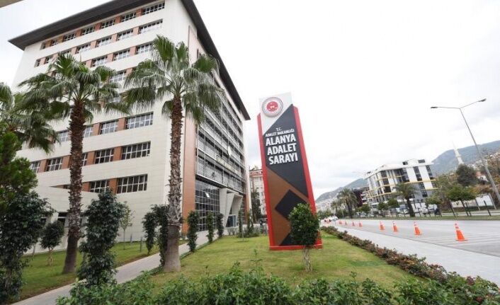 Alanya'da polisten operasyon: 2 hükümlü yakalandı