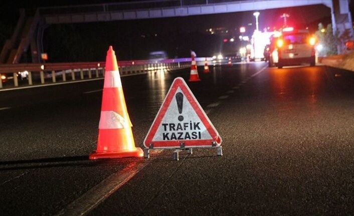 Alanya'da motosiklet otomobile çarptı: Sürücü hayatını kaybetti