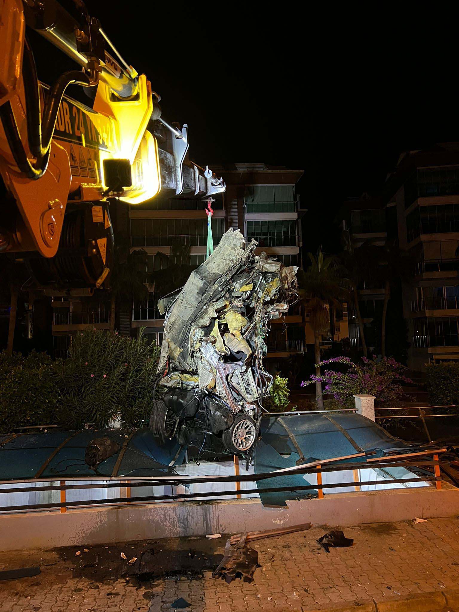 A L T G E C I D E D U S U P Y A N A N O T O M O B I L D E O L D U 1084157 321786