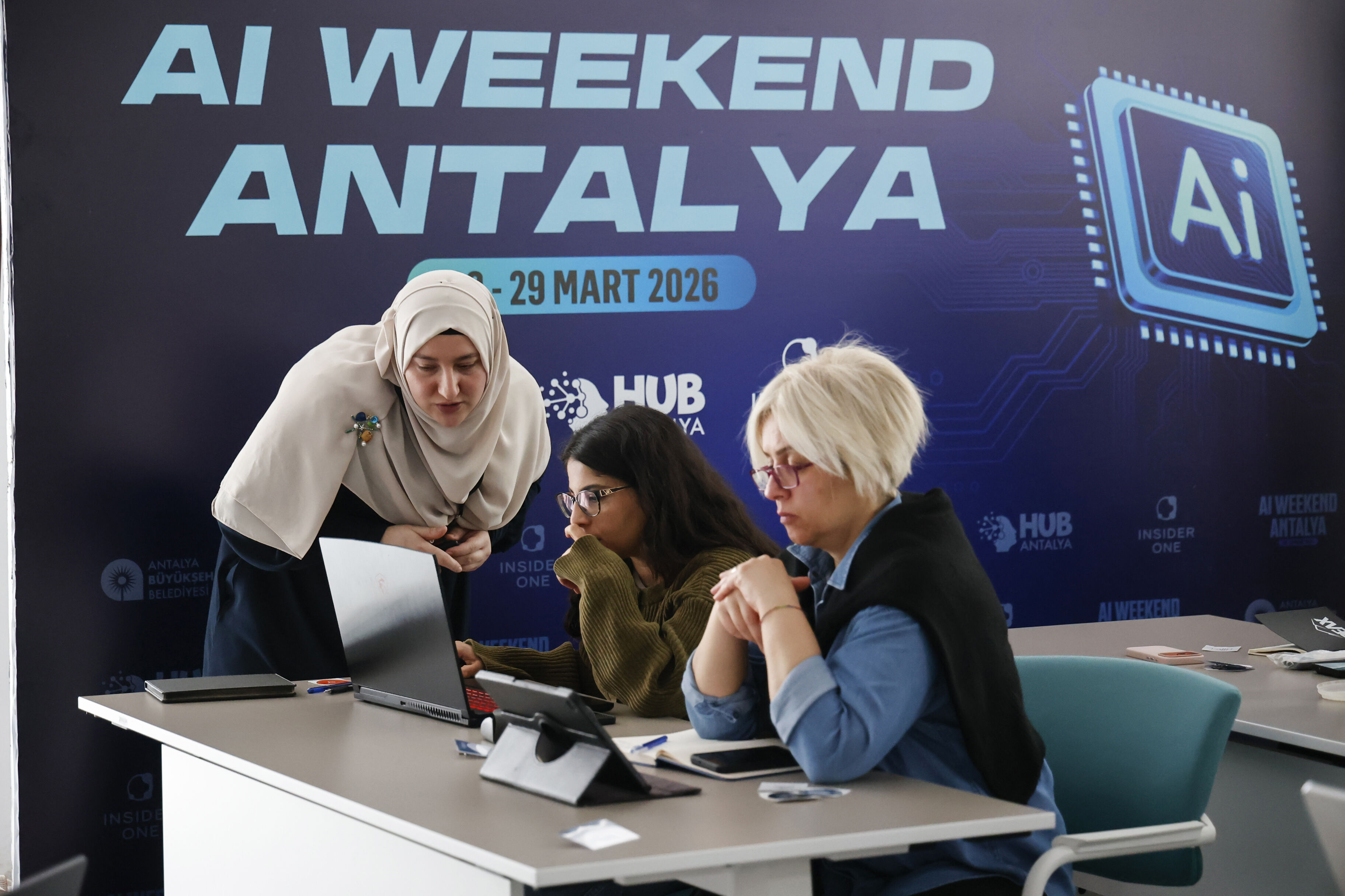 Büyükşehir'den teknoloji meraklısı gençlere yapay zeka eğitimi