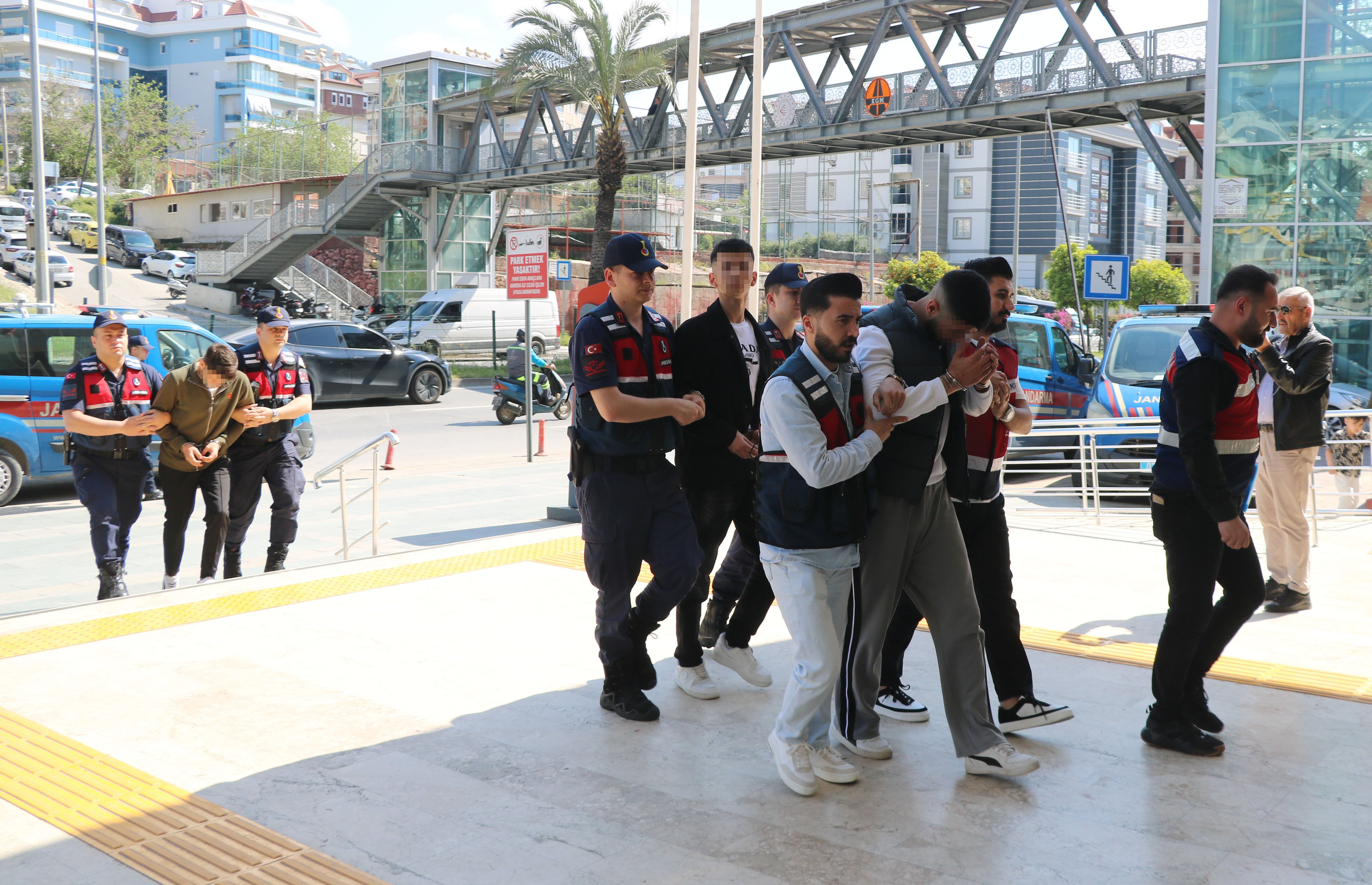 Alanya'da uyuşturucu operasyonu: 3 tutuklama