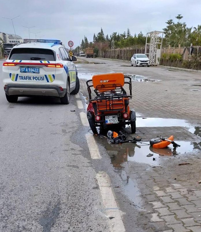 Alanya'da vinçle 3 tekerlekli motosiklet çarpıştı: 1 ölü