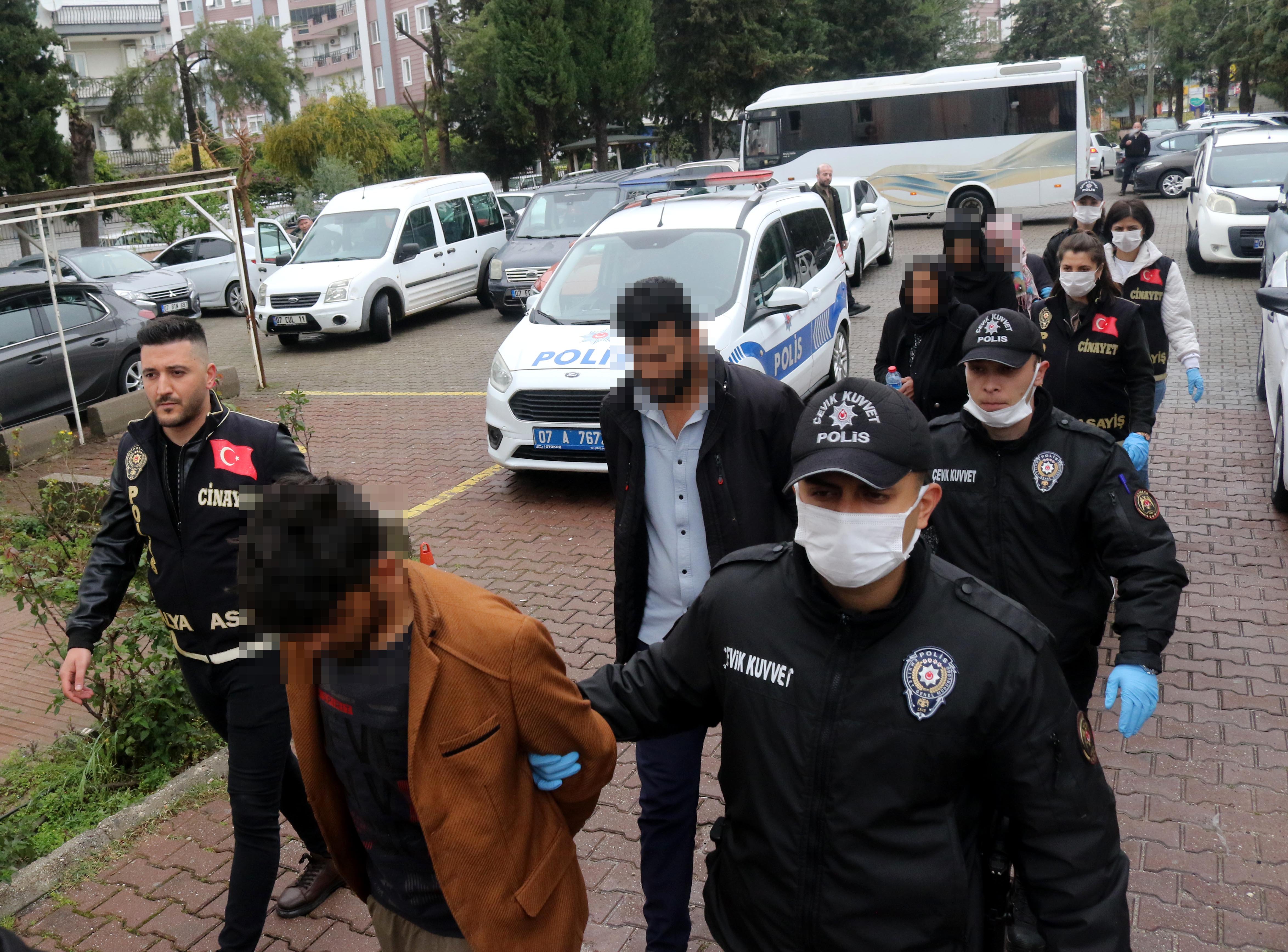 Antalya'da sera işçisi kadının ölümünde 10 şüpheli adliyede