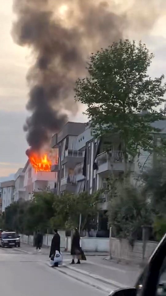 Prizde başlayan yangın mutfağa sıçradı