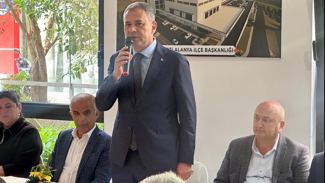 AK Parti Alanya bayramlaşma programıyla fark yarattı