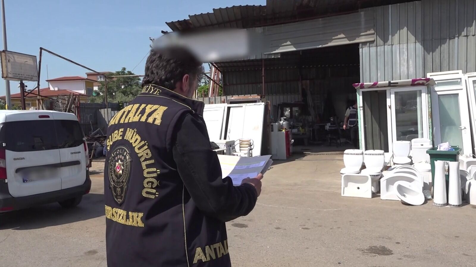 Antalya’da ikinci el eşya satan iş yerlerine eş zamanlı denetim