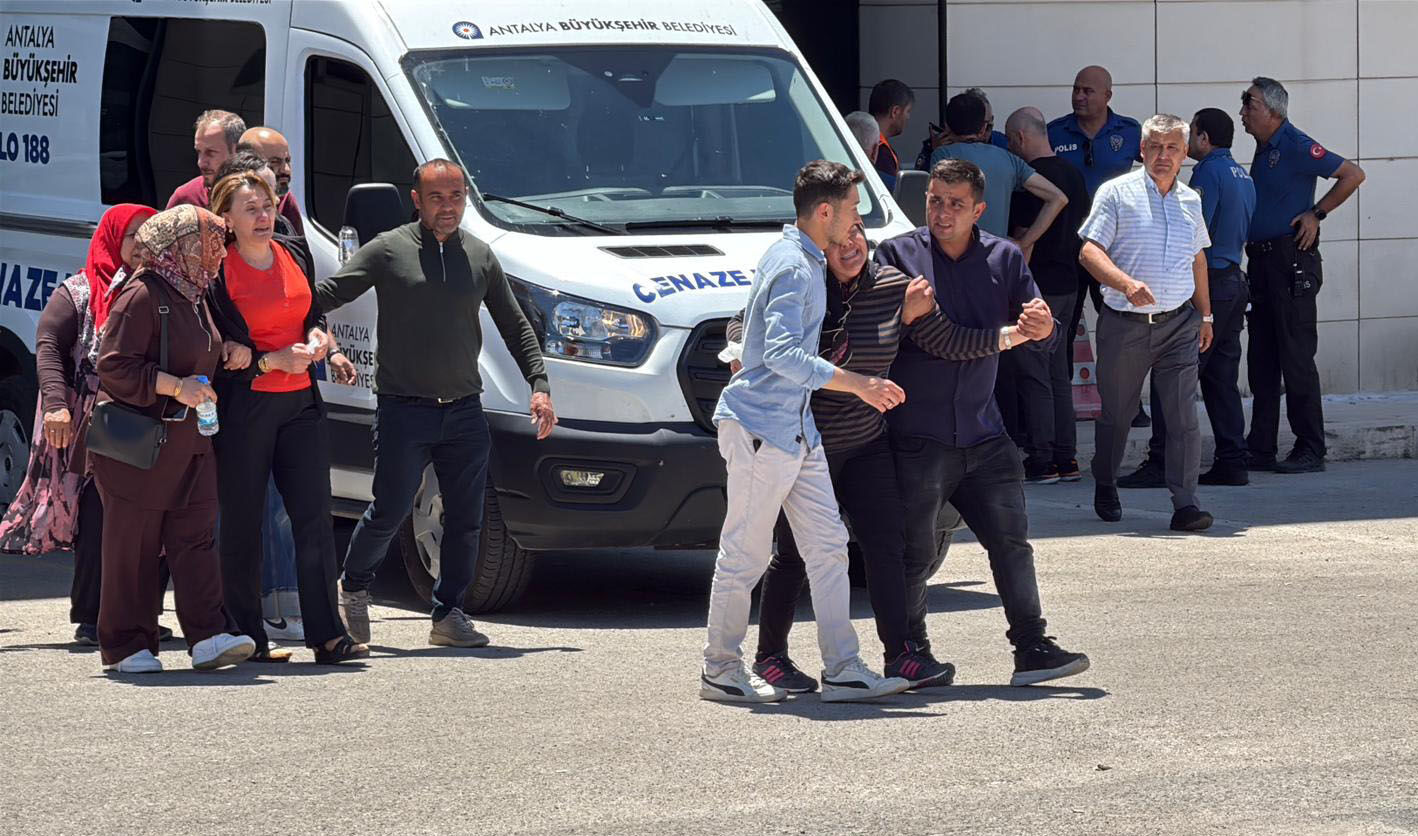 Antalya'da 7 aylık hamile hemşire evinde ölü bulundu