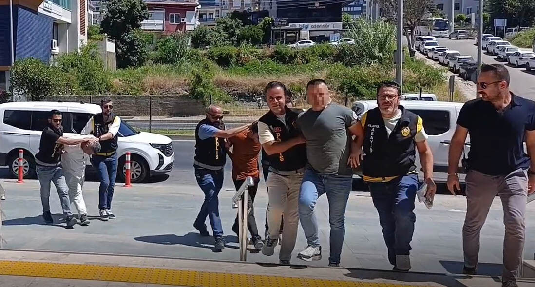 Alanya'da husumetlisi tarafından pompalı tüfekle öldürüldü