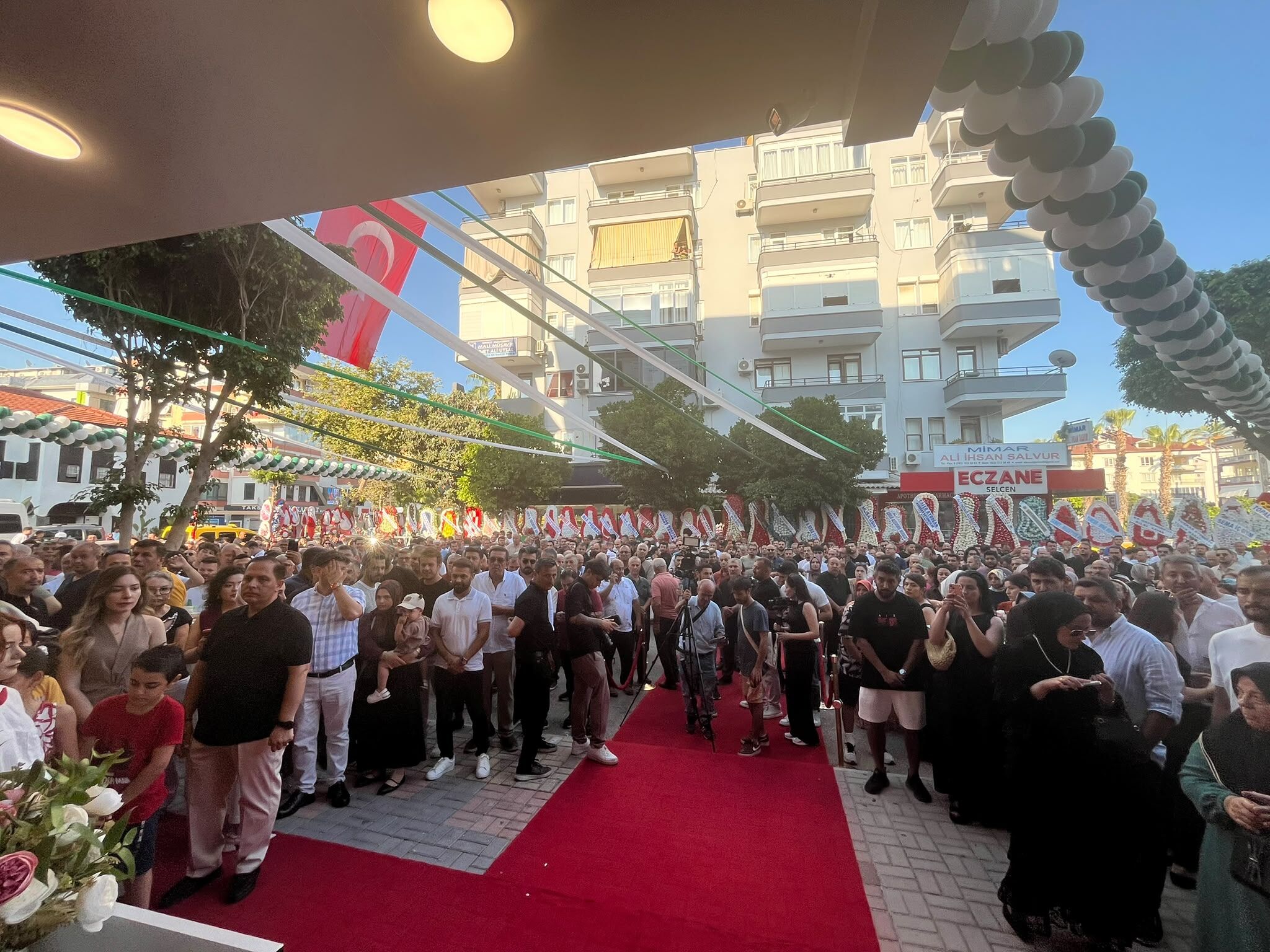 Alanya’da Serkan Batı Kuyumculuk Açıldı