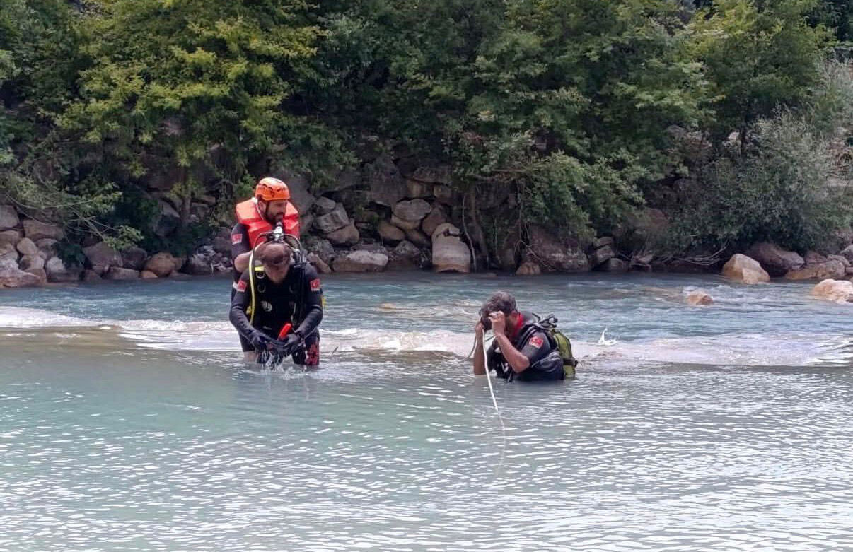 Serinlemek için girdiği çayda kayboldu: 13 gündür aranıyor