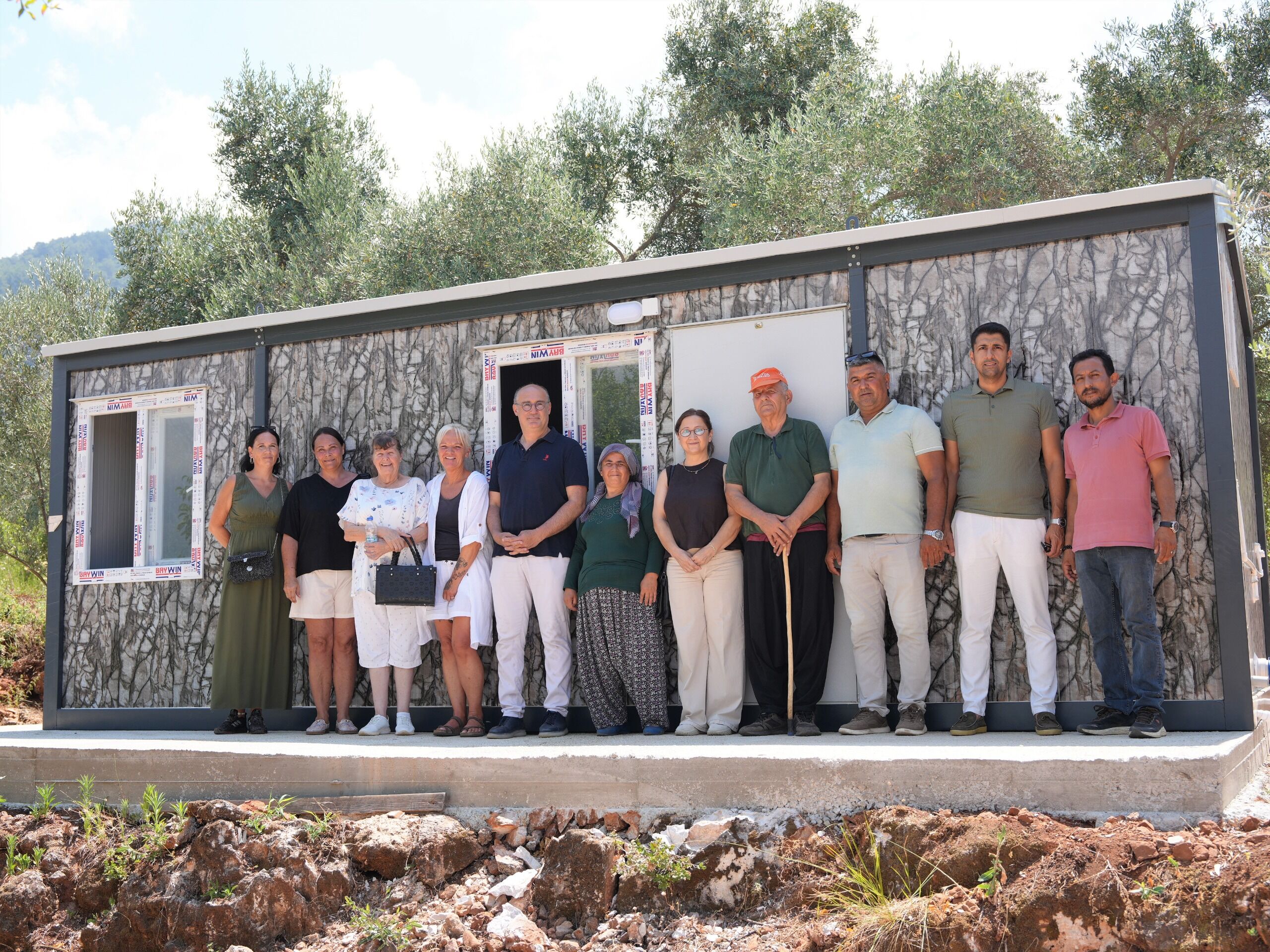 400 Kilometrelik İyilik Yürüyüşü Alanya’da Aileye Yuva Oldu1