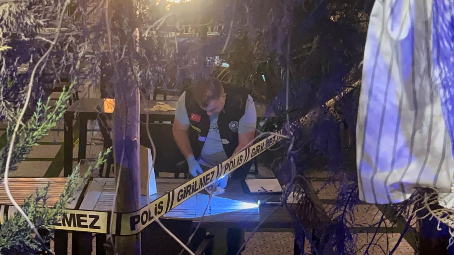 Antalya'da restoranda silahlı saldırı: 3 yaralı