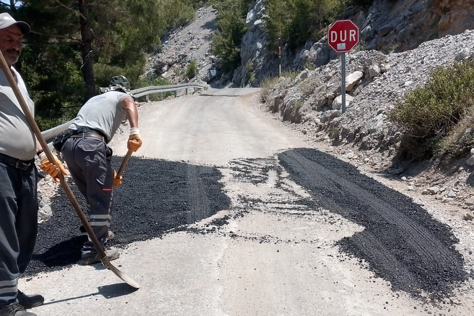 Antalya Büyükşehir'den Alanya kırsalına yol bakımı