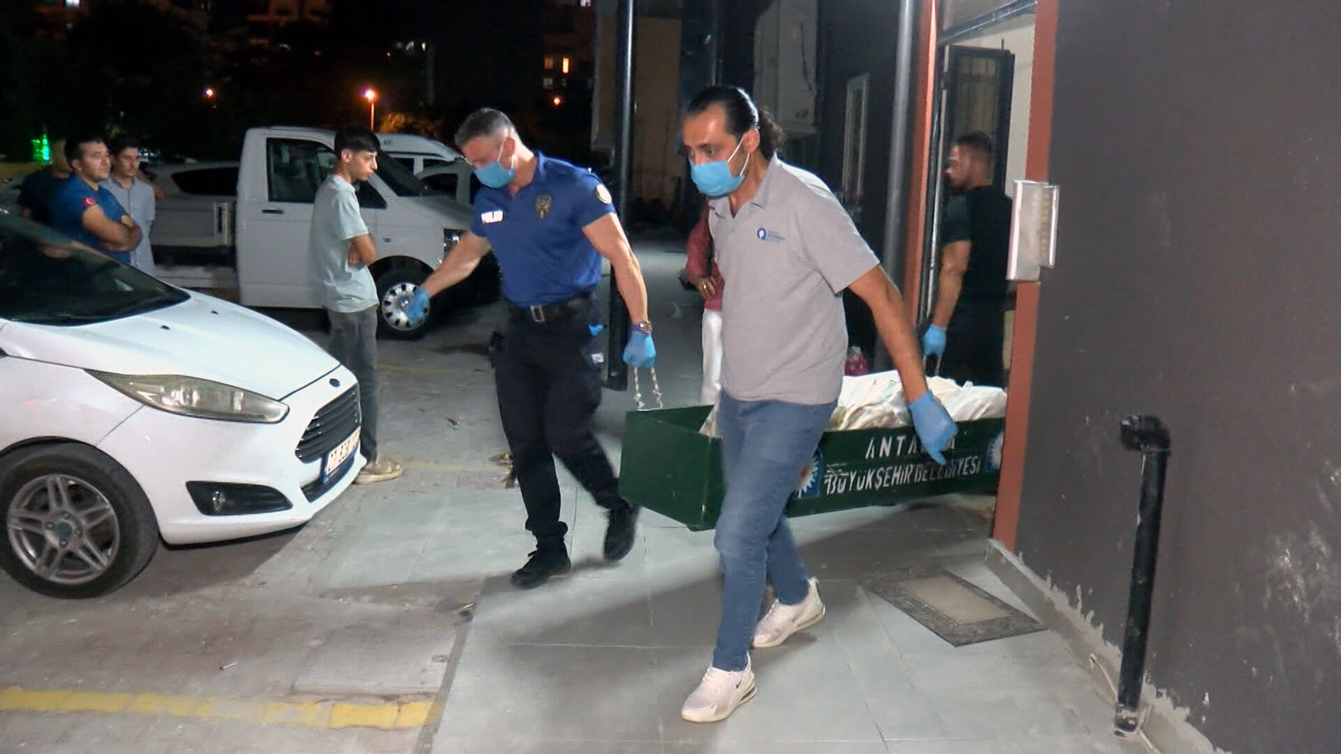 Koku ihbarı üzerine girilen evde ölü bulundu