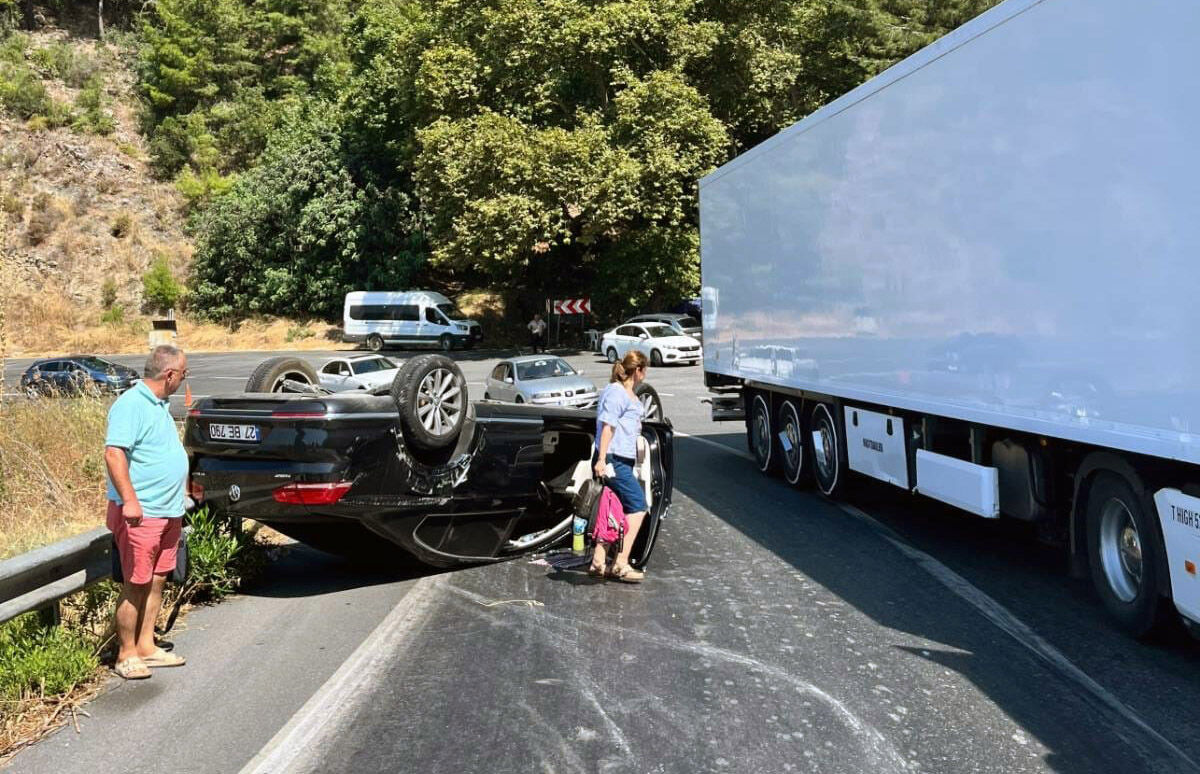 Gazipaşa'da otomobil takla attı: 3 yaralı