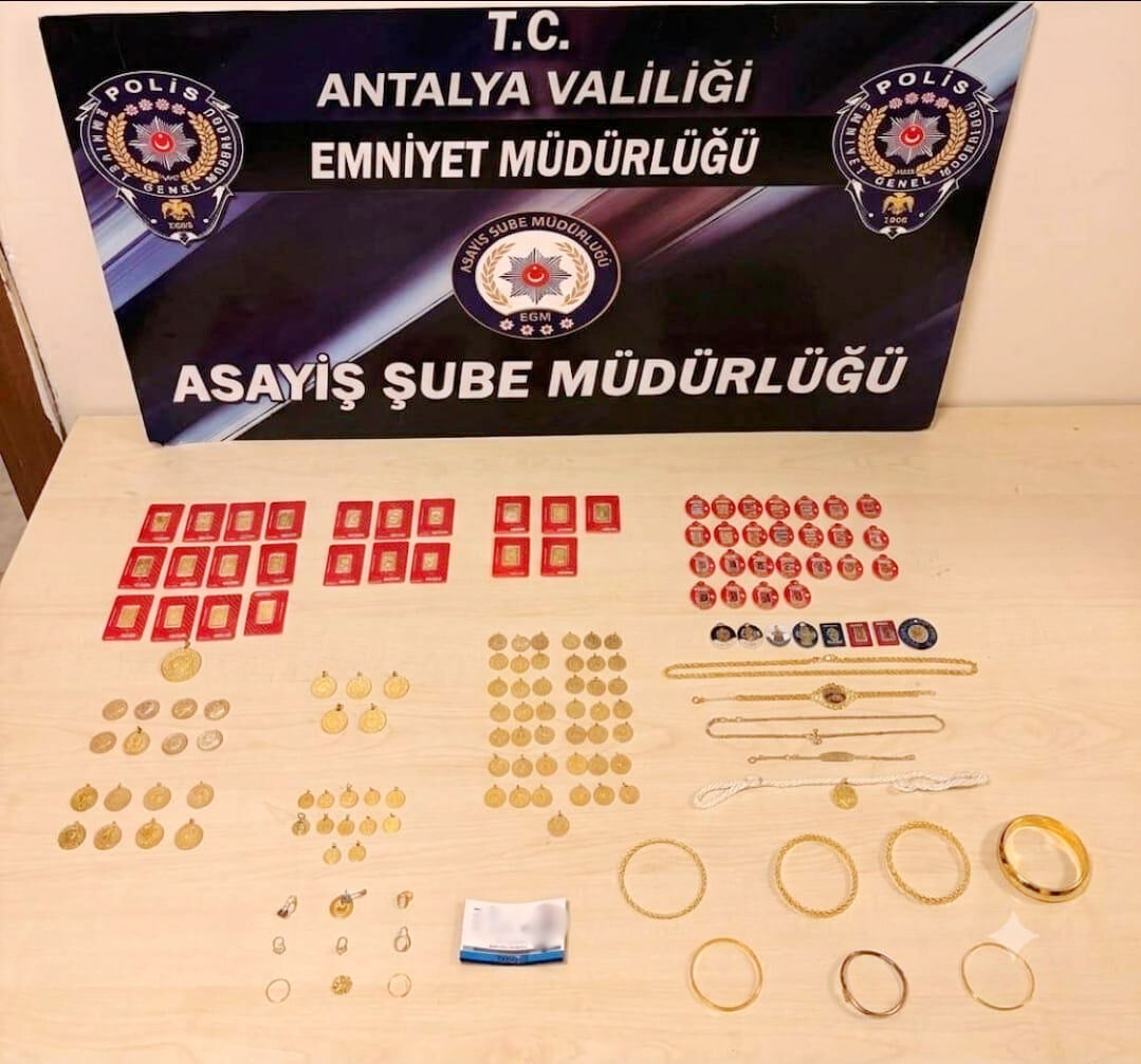 Kendilerini komiser olarak tanıttığı kişiyi 3 milyon lira dolandırdılar: 2 tutuklu