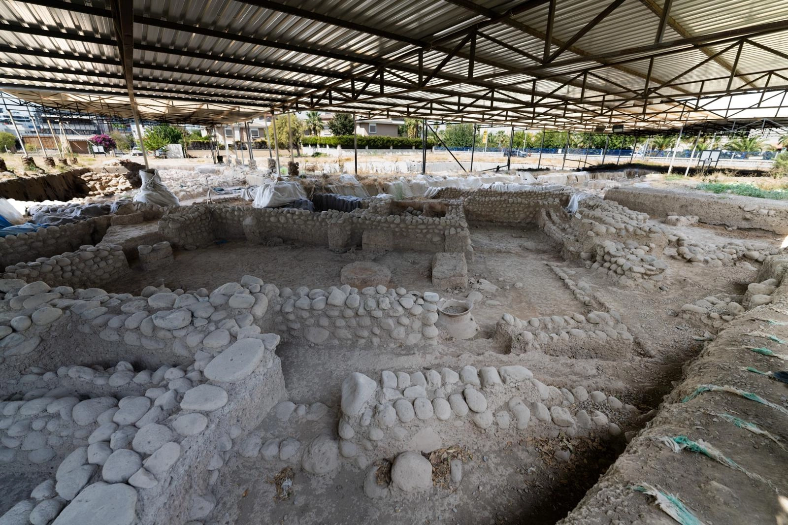 İzmir'in Troya'sı... Yassıtepe'den zenginliğin izleri çıktı