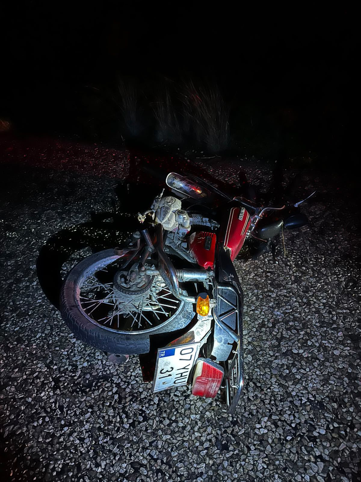 Devrilen motosikletin 16 yaşındaki sürücüsü öldü