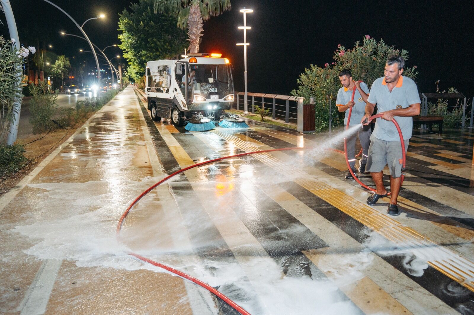 Alanya'da yollar temiz, kent daha ferah